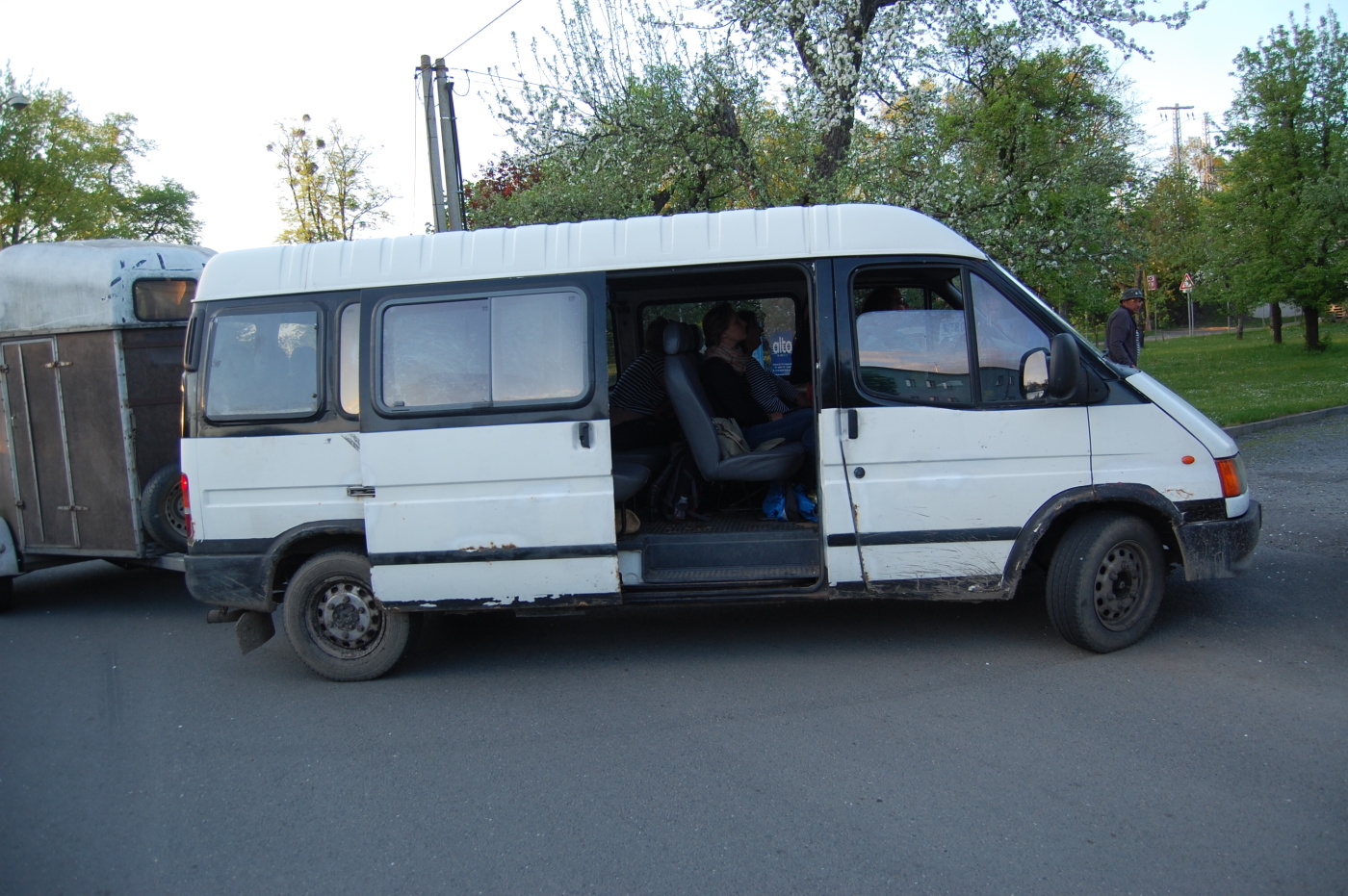 img00205.jpg
